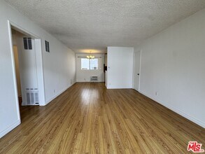 1252 Barry Ave in Los Angeles, CA - Building Photo - Building Photo