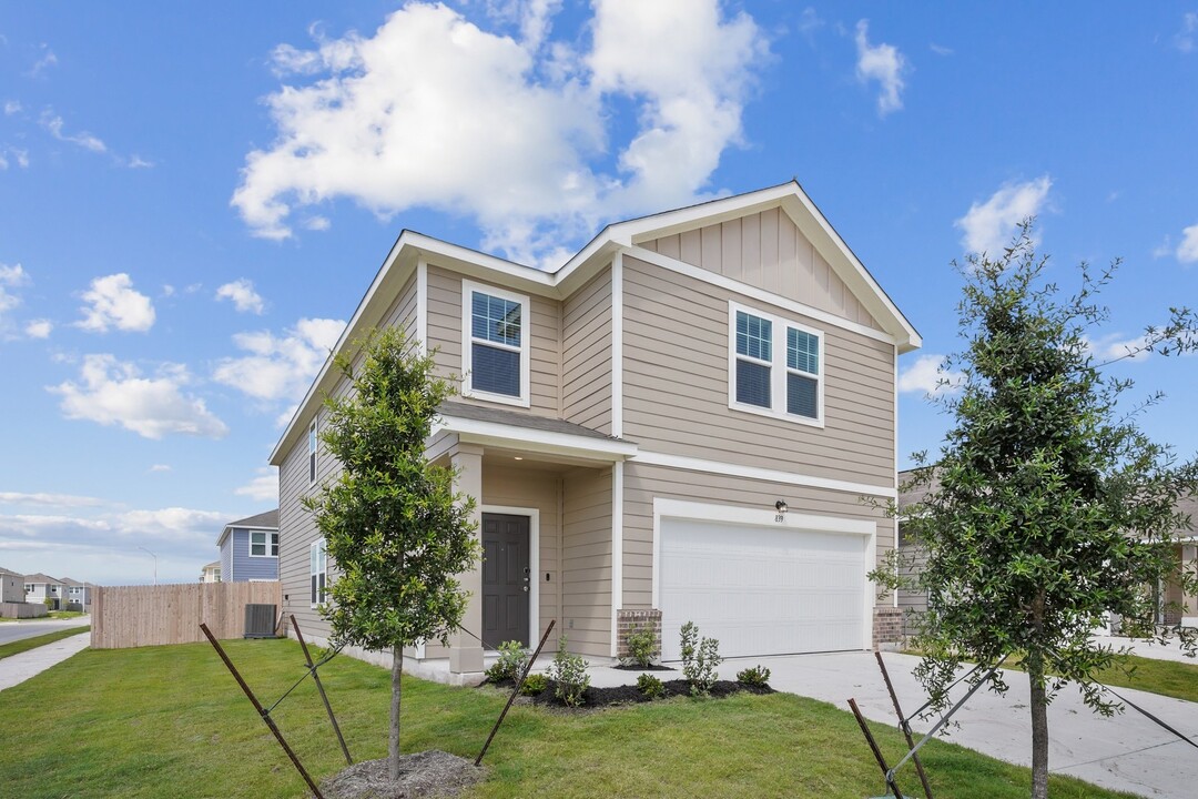 Beacon at Hymeadow in Maxwell, TX - Building Photo