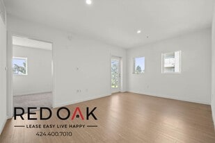 11405 Chandler Blvd in Los Angeles, CA - Building Photo