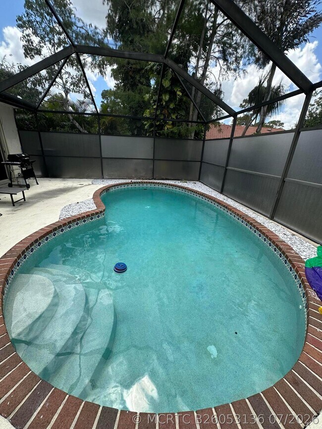 property at 1255 Periwinkle Pl