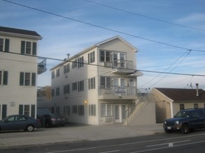 10804-10810 Shore Front Pky in Rockaway Park, NY - Building Photo - Building Photo