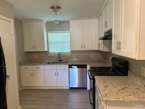 5725 Leesway Blvd in Pensacola, FL - Building Photo - Building Photo