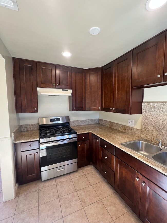 5264 Cahuenga Blvd, Unit 5264