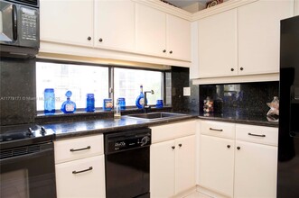 17011 N Bay Rd in Sunny Isles Beach, FL - Building Photo - Building Photo