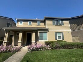 72 Crystalwood Cir in Lincoln, CA - Building Photo