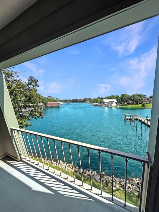 210 Pelham Rd in Fort Walton Beach, FL - Building Photo