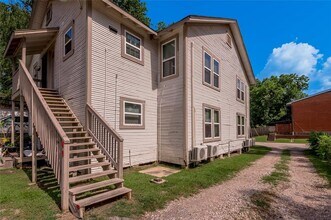 617 12th St-Unit -3 in Huntsville, TX - Building Photo - Building Photo