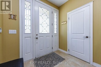 3270 Robert Brown Blvd in Oakville, ON - Building Photo - Building Photo