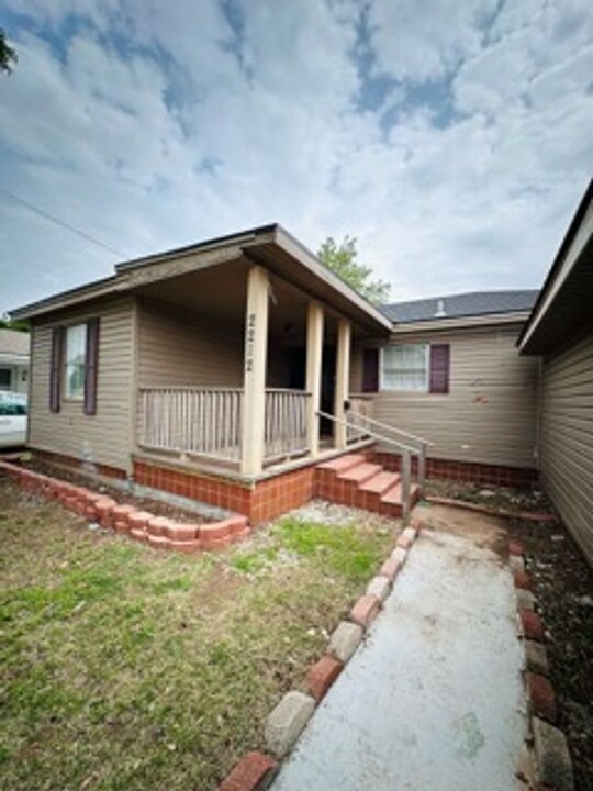 2212 NW Williams Ave-Unit -B1903 in Lawton, OK - Building Photo