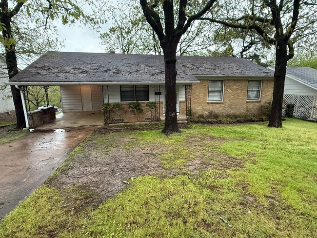 property at 4424 East Dr
