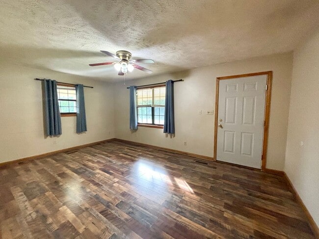 160 Cotton Grove Rd in Jackson, TN - Building Photo - Building Photo