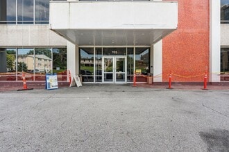 105 N 31st Ave in Omaha, NE - Building Photo - Building Photo