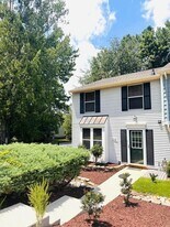 110 W Chalfont Way in Cary, NC - Building Photo