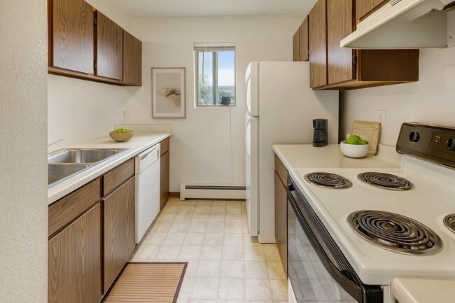 Deer Park in Anchorage, AK - Building Photo - Building Photo