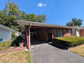 6635 Kenwood Dr in St. Louis, MO - Building Photo - Building Photo