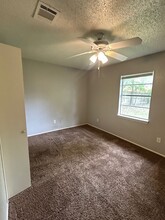 104 Hillside Dr in Hewitt, TX - Building Photo - Building Photo