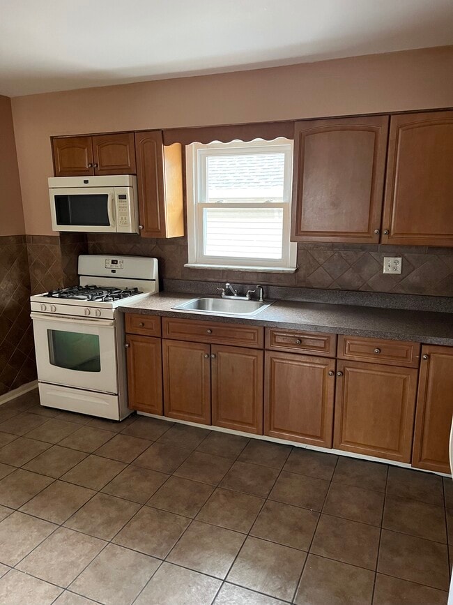 162 Oakland Ave, Unit 2