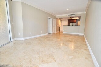 270 E Flamingo Rd, Unit 135 in Las Vegas, NV - Building Photo - Building Photo