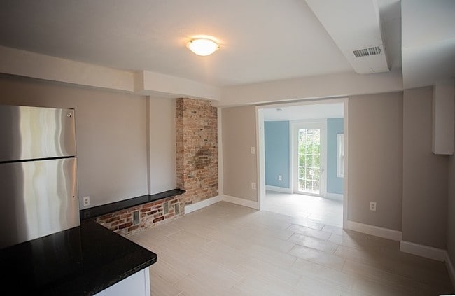 60 Atherton St, Unit 1R in Somerville, MA - Building Photo - Building Photo