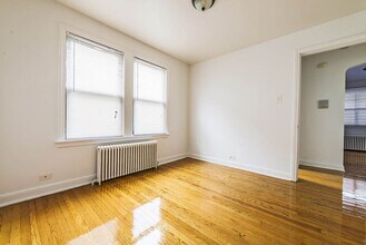 8255 S Maryland 8259 S Maryland Chicago, IL 60619 in Chicago, IL - Building Photo - Building Photo