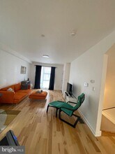 924 N 15th St in Philadelphia, PA - Building Photo - Building Photo