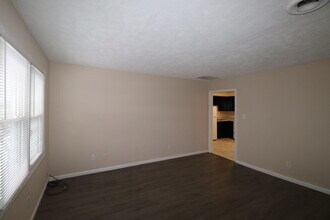 310 E Edgewood Dr in Nicholasville, KY - Building Photo - Building Photo