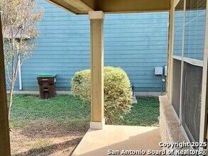 6906 Opal Cliffs in Converse, TX - Building Photo - Building Photo