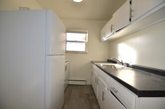 252 Hartwell Ave, Unit 1 in Cincinnati, OH - Foto de edificio - Building Photo