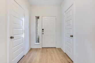 407 Saddle Ln in Denton, TX - Building Photo - Building Photo