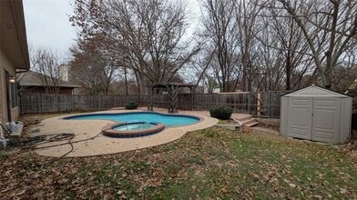 4924 Timberview Dr in Flower Mound, TX - Foto de edificio - Building Photo