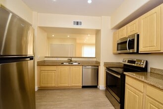 8000 Badura in Las Vegas, NV - Building Photo - Building Photo