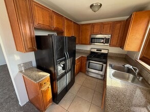 18142 Sundowner Way in Santa Clarita, CA - Building Photo - Building Photo