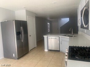 9943 Shallot Ct in Las Vegas, NV - Building Photo - Building Photo