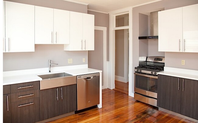 21 Granite St, Unit 1 in Somerville, MA - Building Photo - Building Photo