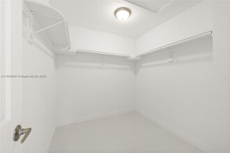 2243 NW 50th St, Unit 1 in Miami, FL - Building Photo - Building Photo