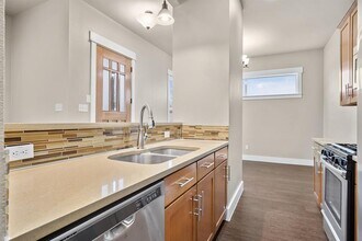 1700 Cedar Bend Dr in Austin, TX - Building Photo - Building Photo