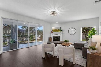 1121 Needlewood Loop, Unit Room-21 in Oviedo, FL - Building Photo - Building Photo