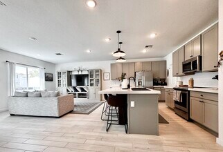 649 Waters Edge Ln in Port St. Lucie, FL - Building Photo - Building Photo