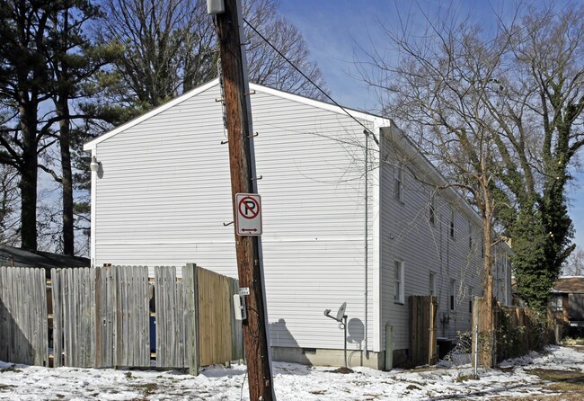 1428 Picadilly St in Norfolk, VA - Foto de edificio - Building Photo