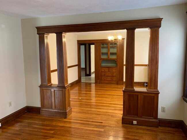 33 Estey St, Unit # 1 in Malden, MA - Building Photo - Building Photo