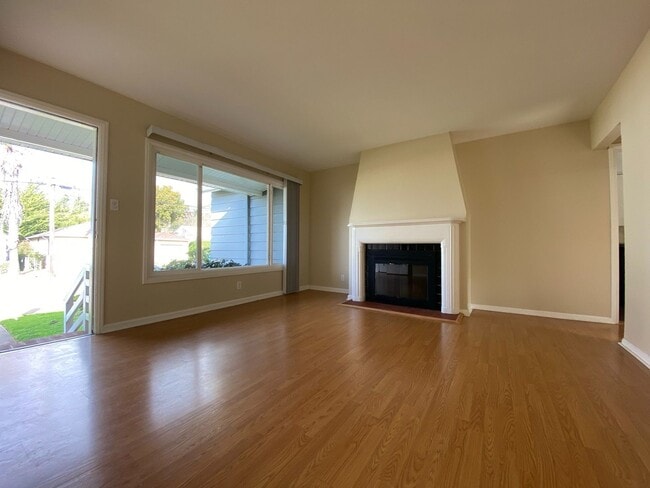 252 Milagra Dr in Pacifica, CA - Building Photo - Building Photo