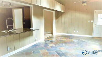 2006 McDowling Dr SE in Huntsville, AL - Building Photo - Building Photo