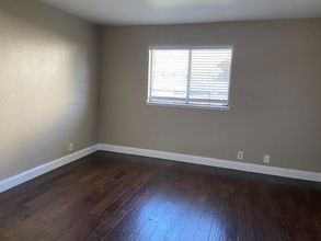 700 Lacross Ct in Modesto, CA - Building Photo - Building Photo