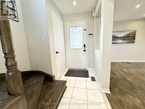 24 Tiller Trail in Brampton, ON - Building Photo - Building Photo