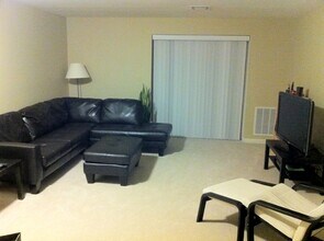 5 Roedean Drive, Unit Apt. 101 in Nashua, NH - Building Photo - Building Photo