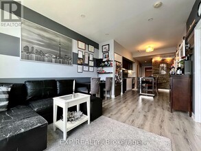75-4775 Queens Wharf Rd in Toronto, ON - Building Photo - Building Photo