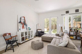 712 Cardinal Ln in Austin, TX - Building Photo - Building Photo