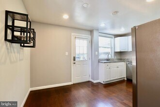 3631 S Kemper Rd in Arlington, VA - Building Photo - Building Photo