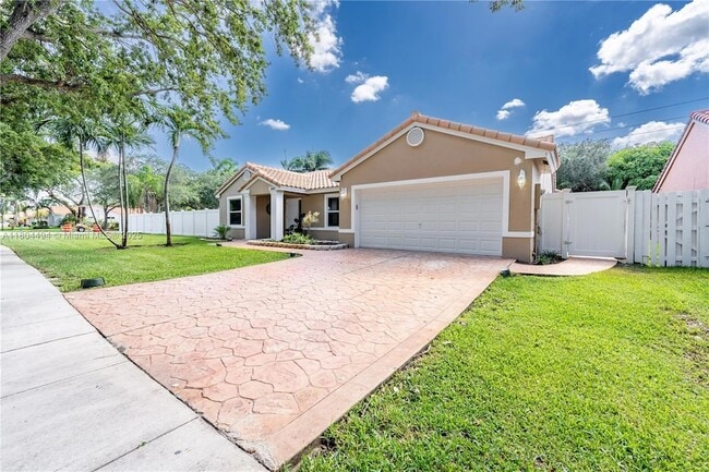 1840 SW 135th Way in Miramar, FL - Building Photo - Building Photo
