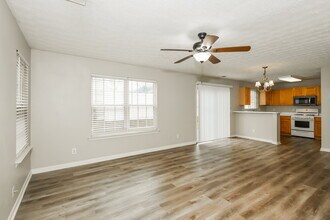 542 W Oaks Dr, Unit 10-04 in Woodstock, GA - Foto de edificio - Building Photo